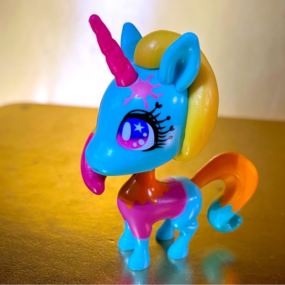 CUTE UNIQUE UNI-VERSE SURPRISE UNICORN SERIES 1 COLLECTIBLE GLAMMIN CAMERYN - Picture 1 of 8